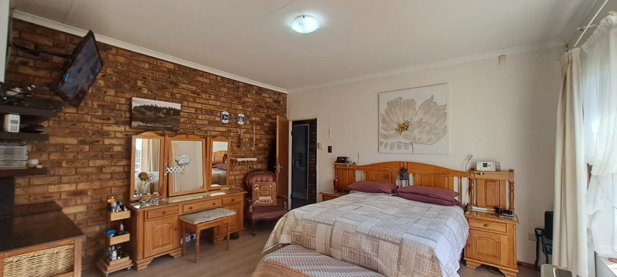 4 Bedroom Property for Sale in La Provance Free State
